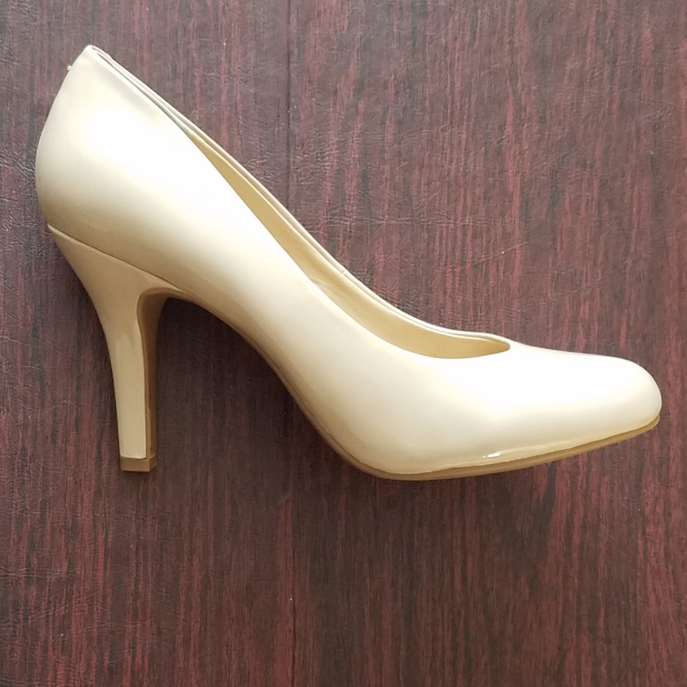 WIDE WIDTH Taupe Patent Leather Pumps